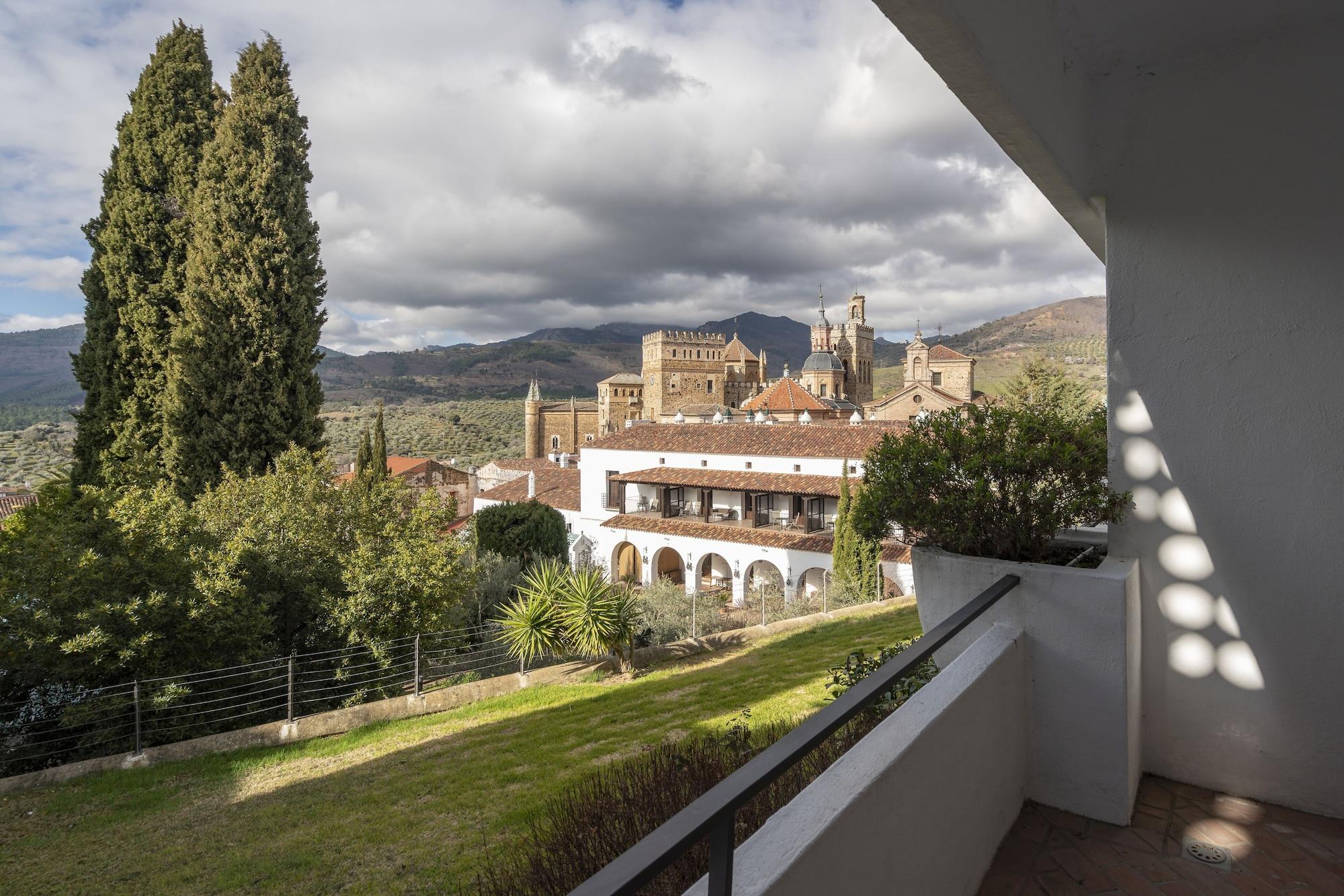 Parador De Guadalupe Guadalupe  Kültér fotó