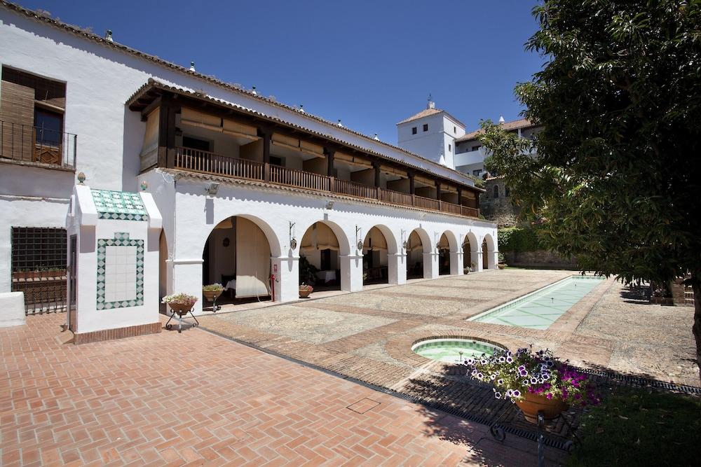 Parador De Guadalupe Guadalupe  Kültér fotó