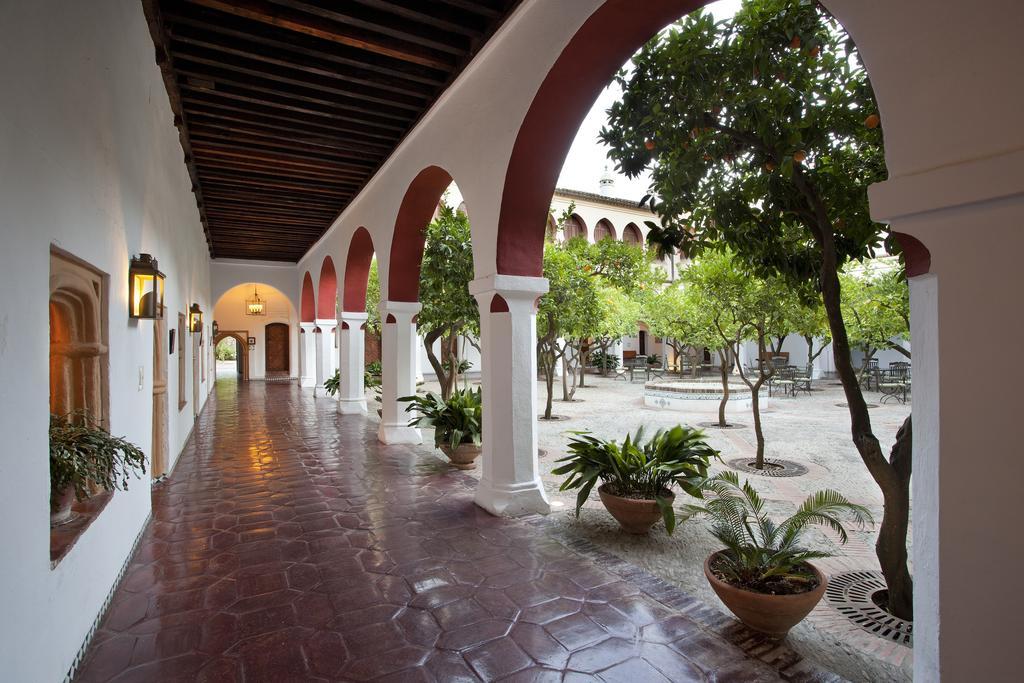 Parador De Guadalupe Guadalupe  Kültér fotó